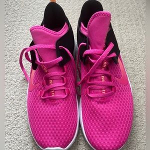 Brand new Nike women’s running shoes size 11.